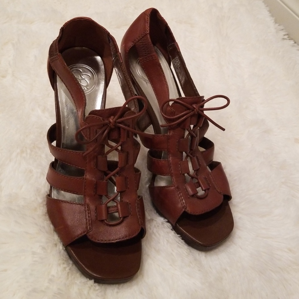 Shoe